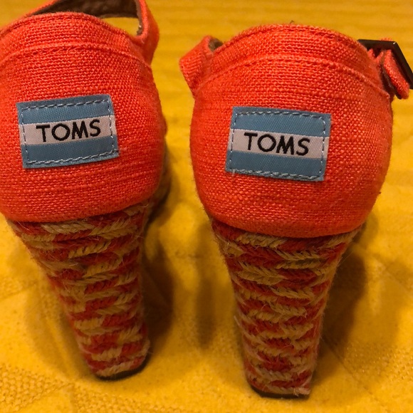 TOMS coral wedges - Picture 5 of 5